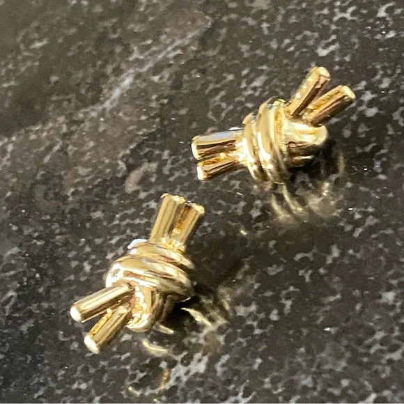 🌹HOST PICK🌹 NWT Madewell Knotted Medium Stud Earrings - Picture 5 of 10